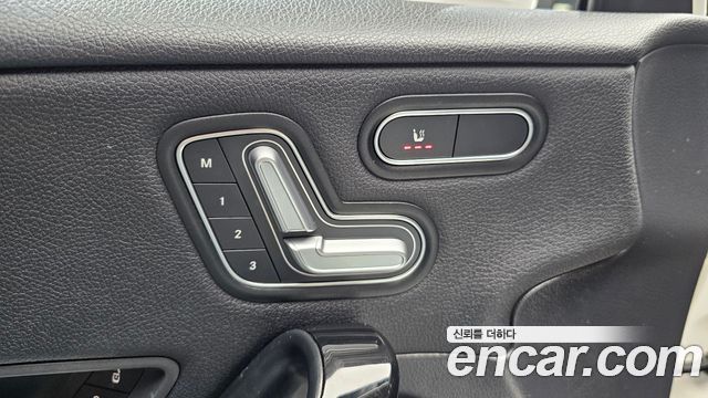 Mercedes-Benz A-Class 2020 — photo 23