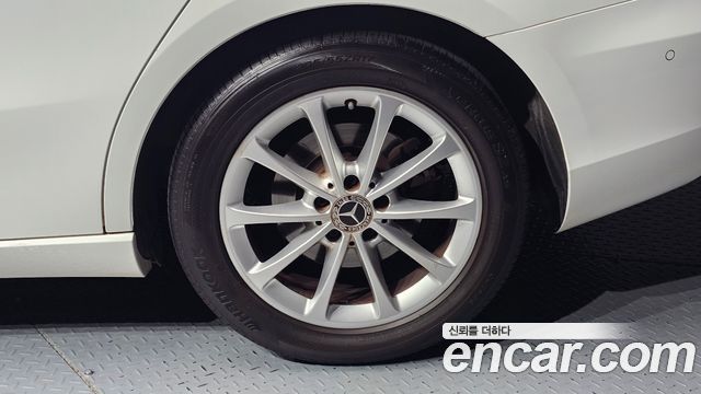 Mercedes-Benz A-Class 2020 — photo 7