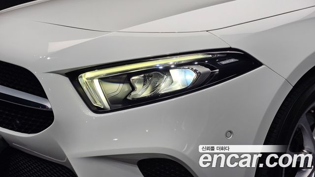 Mercedes-Benz A-Class 2020 — photo 8
