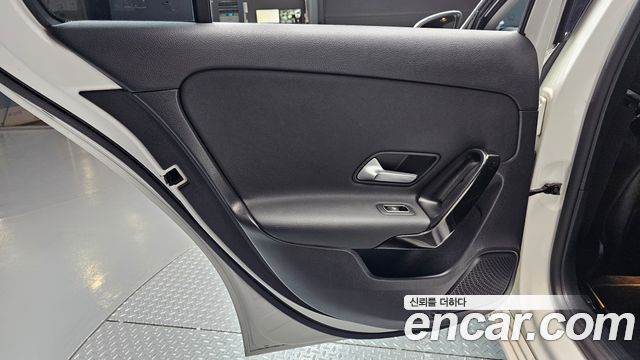Mercedes-Benz A-Class 2020 — photo 15