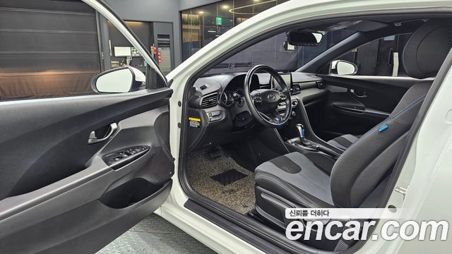 Hyundai Veloster 2020 — photo 13