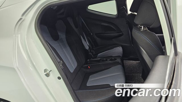 Hyundai Veloster 2020 — photo 17