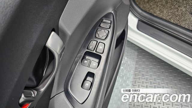Hyundai Veloster 2020 — photo 23