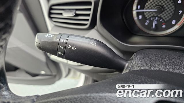 Hyundai Veloster 2020 — photo 24