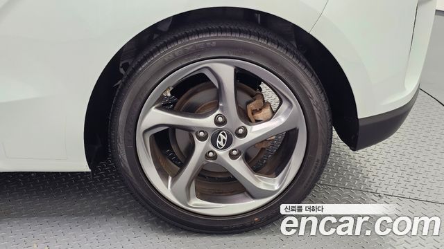 Hyundai Veloster 2020 — photo 7