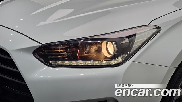 Hyundai Veloster 2020 — photo 8