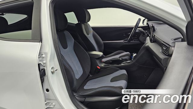 Hyundai Veloster 2020 — photo 16