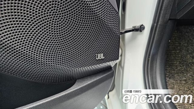 Hyundai Veloster 2020 — photo 28