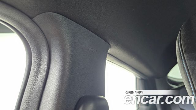 Hyundai Veloster 2020 — photo 32