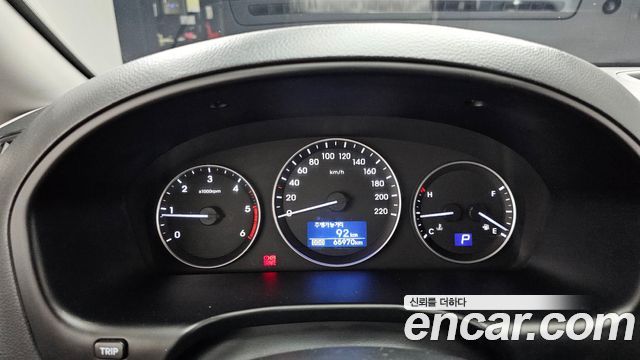 Hyundai Starex 2021 — photo 11
