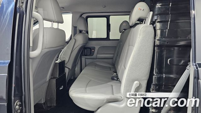 Hyundai Starex 2021 — photo 16