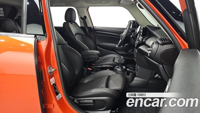 Mini Cooper 2021 — photo 13