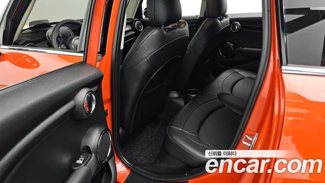 Mini Cooper 2021 — photo 18