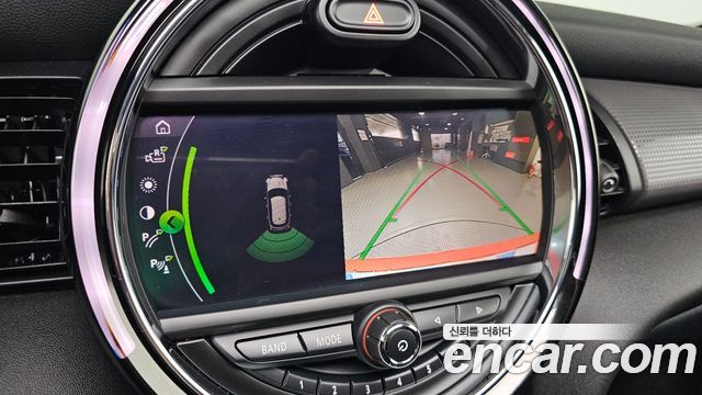 Mini Cooper 2021 — photo 21