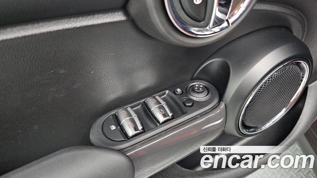 Mini Cooper 2021 — photo 23
