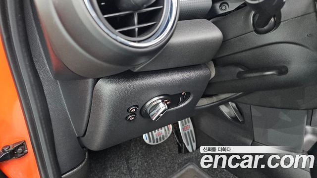 Mini Cooper 2021 — photo 24