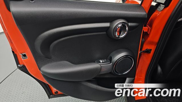 Mini Cooper 2021 — photo 15
