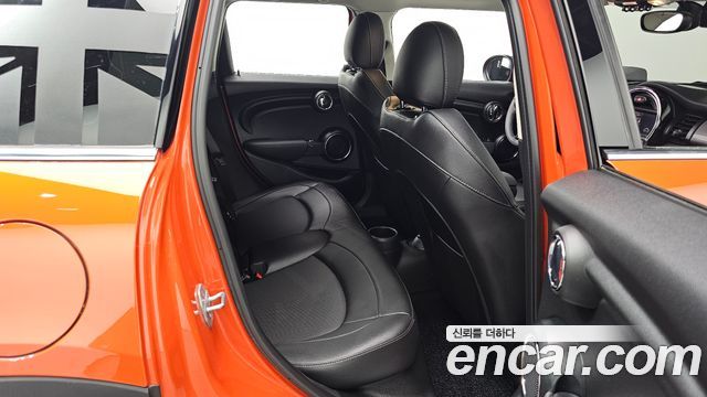 Mini Cooper 2021 — photo 16