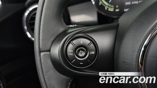 Mini Cooper 2021 — photo 29