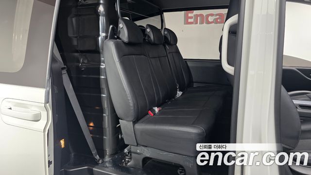 Hyundai Staria 2024 — photo 17