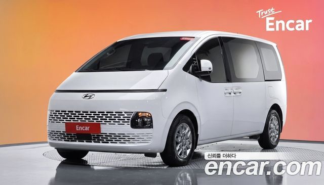 Hyundai Staria 2024 — photo 1