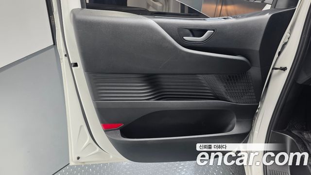 Hyundai Staria 2024 — photo 14