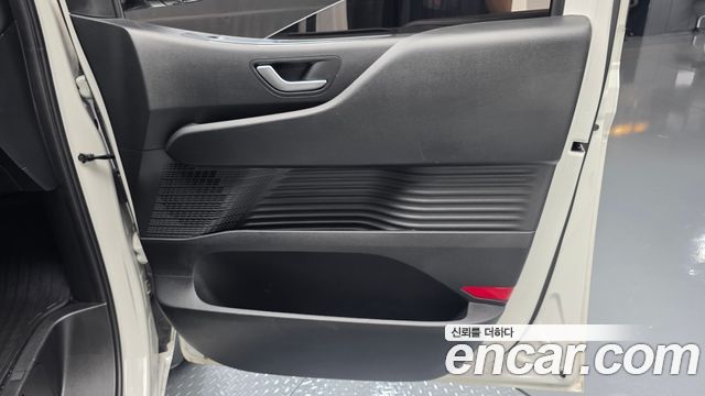Hyundai Staria 2024 — photo 15