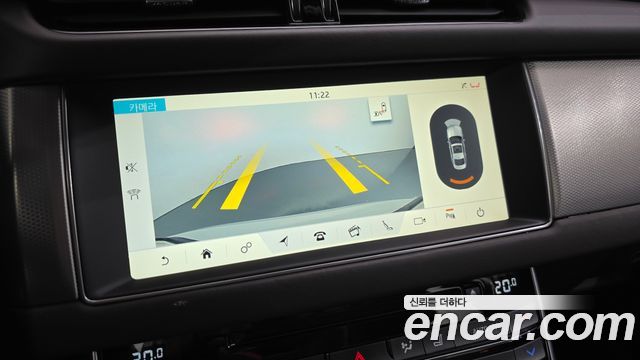 Jaguar XF 2017 — photo 14