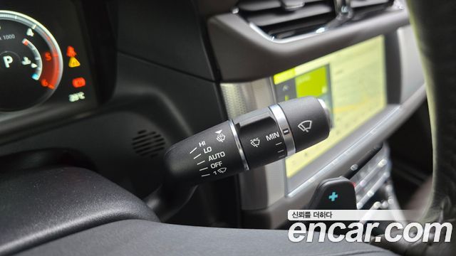 Jaguar XF 2017 — photo 19