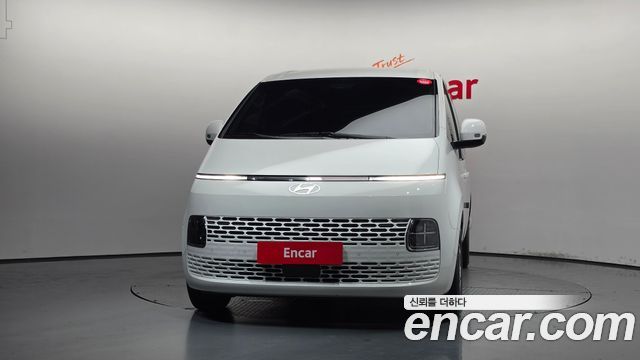 Hyundai Staria 2025 — photo 3