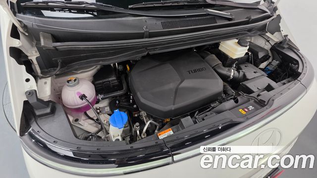 Hyundai Staria 2025 — photo 6