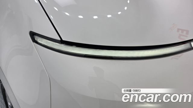Hyundai Staria 2025 — photo 8