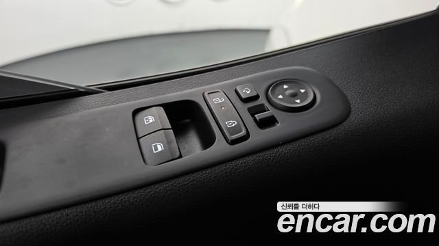Hyundai Staria 2025 — photo 30