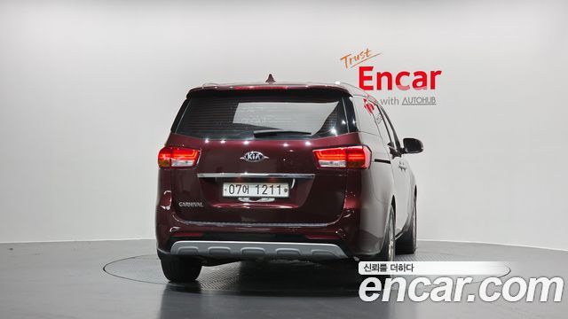 Kia Canival 2018 — photo 4