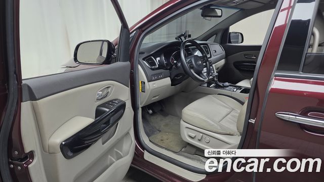 Kia Canival 2018 — photo 13
