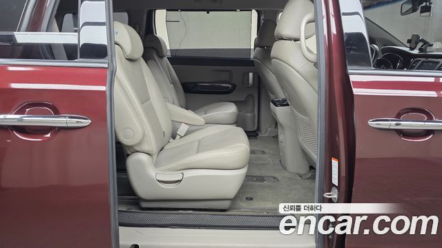 Kia Canival 2018 — photo 17