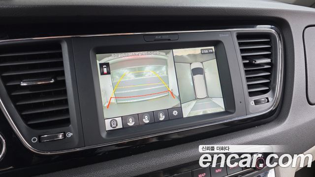 Kia Canival 2018 — photo 21