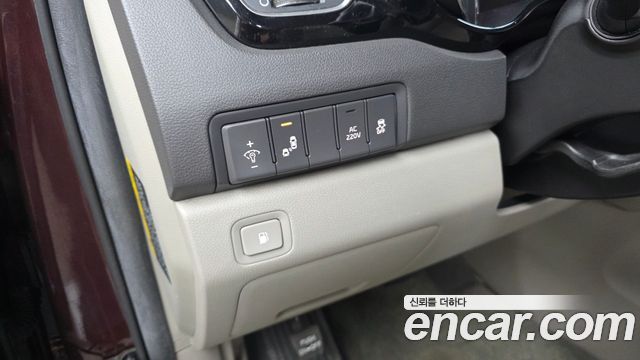 Kia Canival 2018 — photo 25