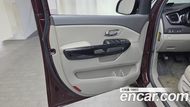 Kia Canival 2018 — photo 14