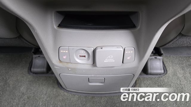 Kia Canival 2018 — photo 28