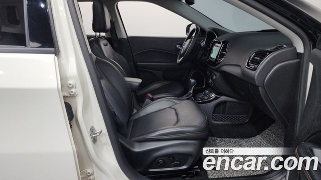 Jeep Compass 2019 — photo 16