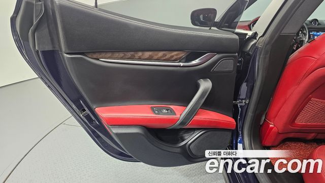 Maserati Ghibli 2018 — photo 15