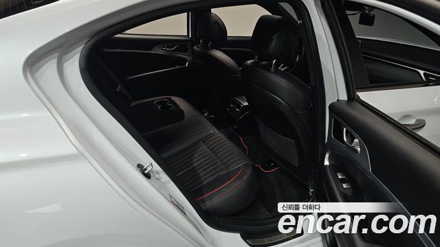 Genesis G70 2018 — photo 18
