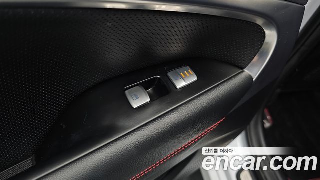 Genesis G70 2018 — photo 25