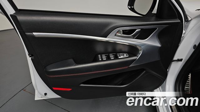 Genesis G70 2018 — photo 14