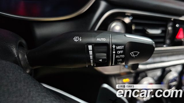 Genesis G70 2018 — photo 33