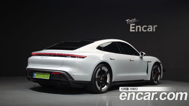 Porsche Taycan 2025 — photo 2