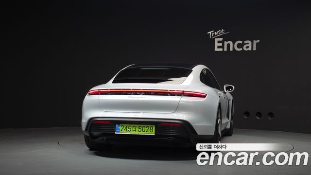 Porsche Taycan 2025 — photo 4