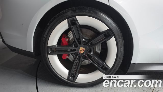 Porsche Taycan 2025 — photo 5