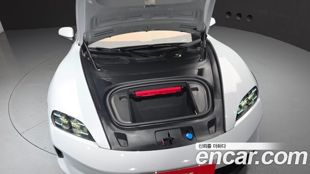 Porsche Taycan 2025 — photo 6